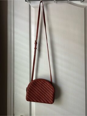 Antik Kraft Crossbody Bag